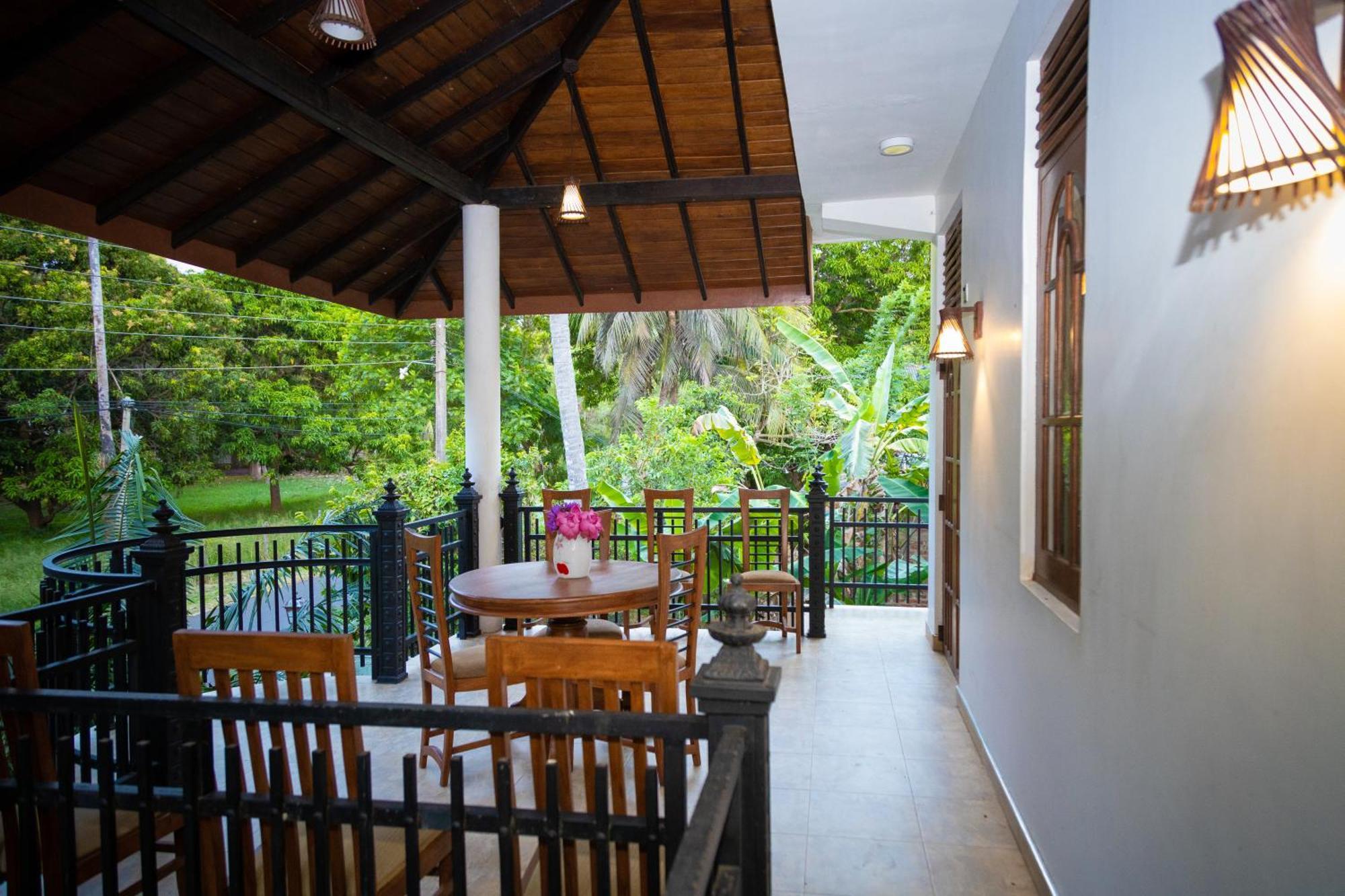 Marathona Tourist Resort - Anuradhapura Exteriör bild