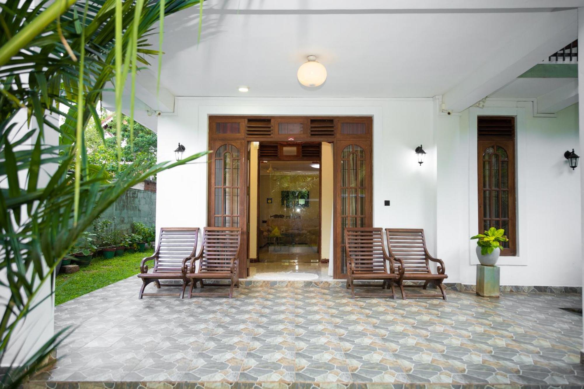 Marathona Tourist Resort - Anuradhapura Exteriör bild